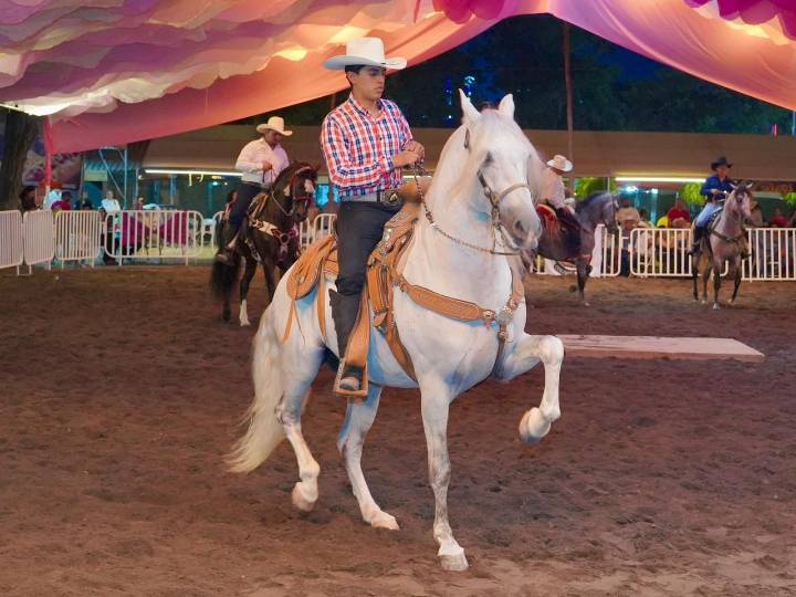 Corceles Iberos y Costa Rica engalanan el Teatro del Caballo en la Feria de Colima