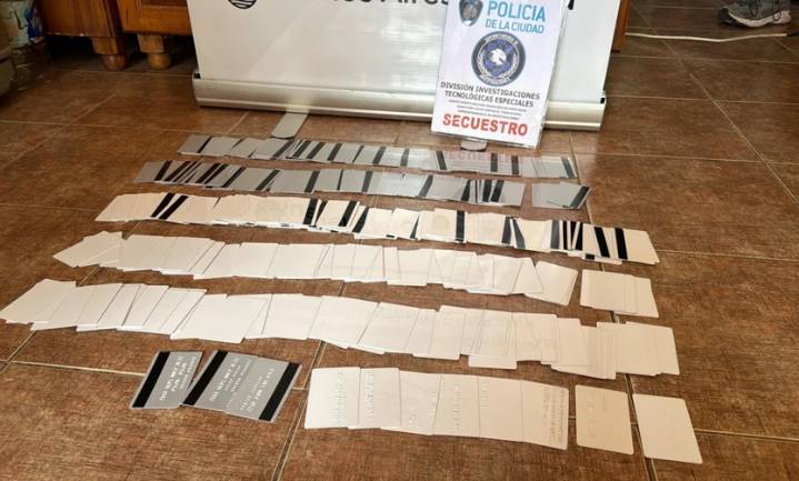 Se hacía pasar por agente de viajes, vendía servicios y los pagaba con tarjeta