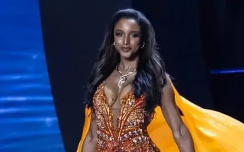 Miss Jamaica en cuidados intensivos tras caer en la preliminar de Miss Universo