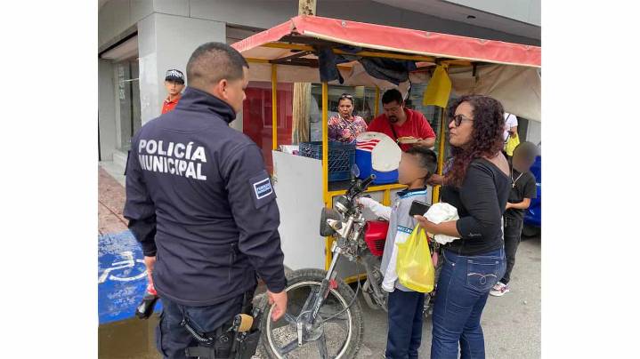 Menor perdido en desfile cívico de Monclova genera preocupación entre asistentes