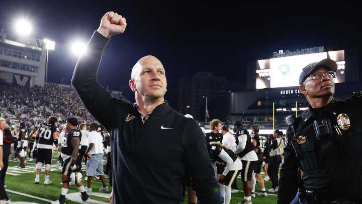 Clark Lea staying at Vanderbilt with contract extension