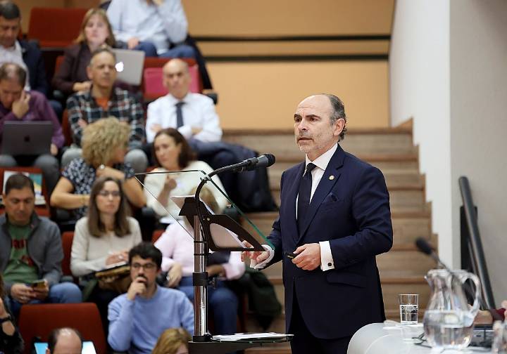 El rector, sobre la llegada de las universidades privadas: «Ha habido una ofensiva contra la pública»