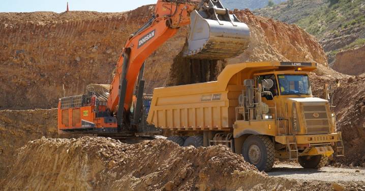 Precio del cobre triplica ganancias de la única minera chilena en bolsa en el país y su valor se acerca a los US$2 mil millones