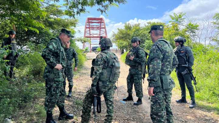 Reportan hostigamiento a vehículo en el que se movilizaban cuatro soldados en Arauquita, Arauca