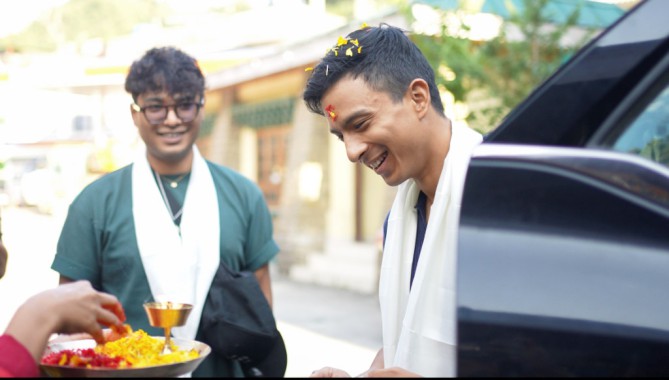 Sajjan Raj Vaidya arrives for Gangtok concert