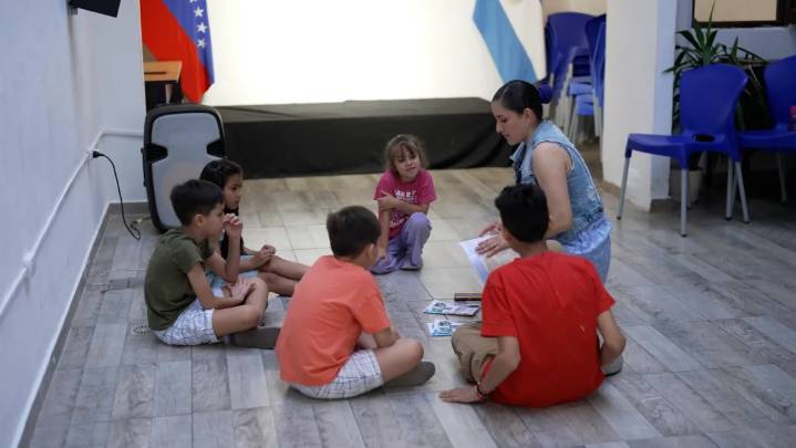 De Caracas a Buenos Aires, la distancia se mide en arepas: ¿cómo es para un niño venezolano vivir lejos de casa?