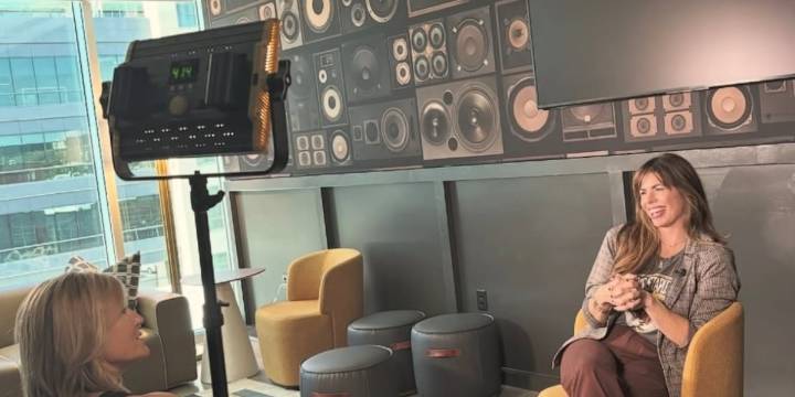 Nashville songwriter’s theme song featured in TN comedian Leanne Morgan’s popular sitcom