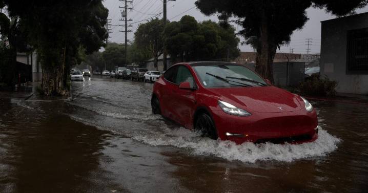 Chance of more showers in L.A., with a new storm set to hit Thursday