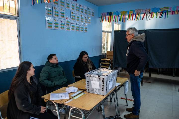 Cómo excusarse de ser vocal de mesa para las elecciones de Chile 2025