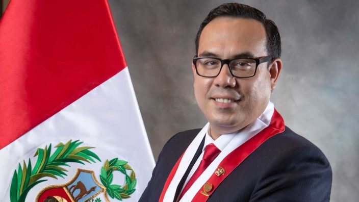 Presidente de Perú no descarta entrar a embajada mexicana para detener a la exprimera ministra Bettsy Chávez