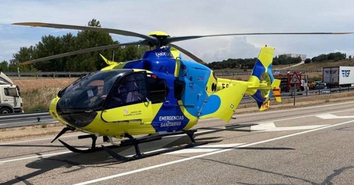 Mueren dos personas y otras dos resultan heridas de gravedad al colisionar un turismo con un camión en Segovia