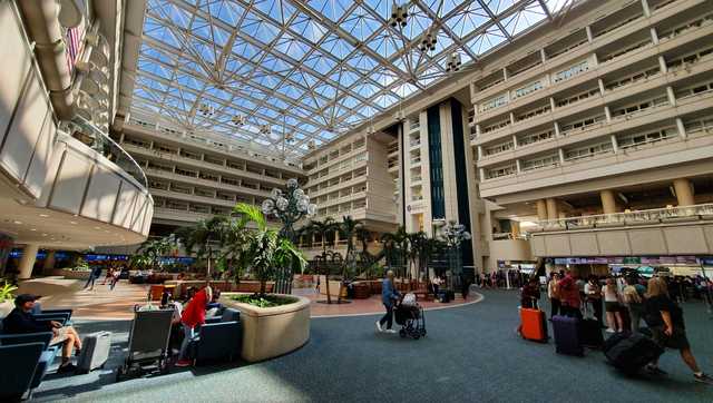 FAA to reduce air traffic across 40 major markets amid shutdown