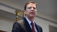 El boomerang de Comey: el exdirector del FBI se enfrenta a correos electrónicos personales y notas tras jugar la carta de la víctima