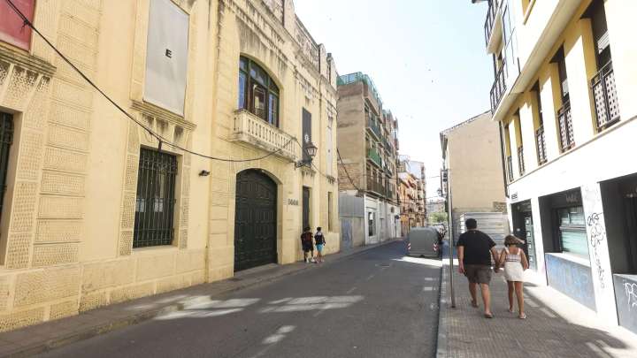 Afecciones al tráfico en la plaza Nuestra Señora de Salas por las obras de un paso elevado peatonal
