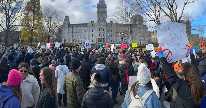 Quebec doctors’ law: Protest at Bell Centre