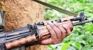 Rewarded Maoist woman surrenders in Balaghat, hands over rifle to police