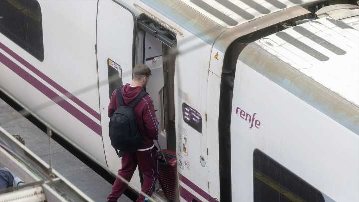 La inflación sube una décima en octubre, hasta el 3,1%, por la electricidad, los vuelos internacionales y el tren