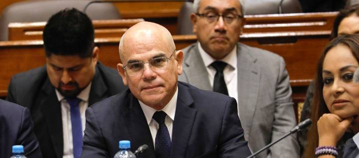 Premier descarta ingreso a embajada para detener a Betssy Chávez