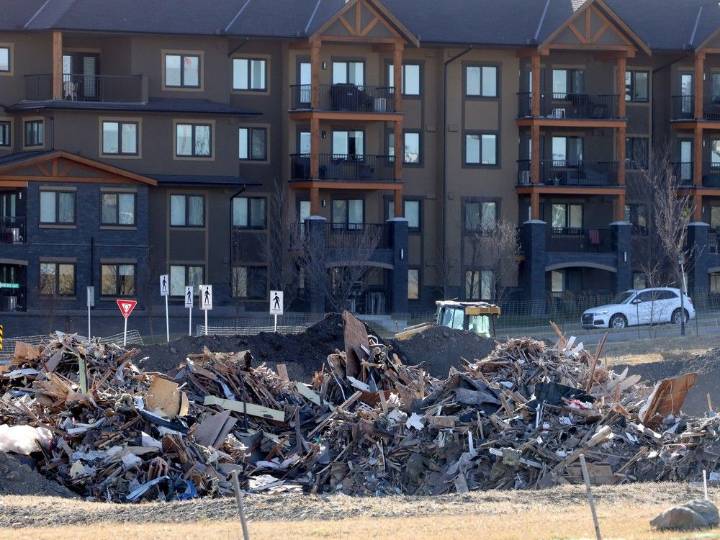 Northwest Calgary residents furious over dumped building debris