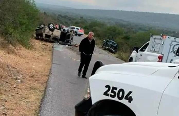 Seis muertos tras choque frontal entre camionetas en Villa Hidalgo