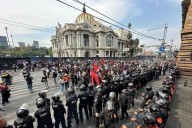 Impiden paso de marcha de Generación Z al Zócalo