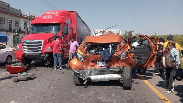 Fuerte accidente en libramiento oriente deja seis heridos y tres vehículos dañados