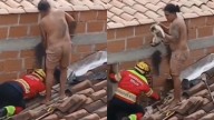 Gato quedó atrapado entre dos paredes en Bello y tuvo que ser rescatado por bomberos