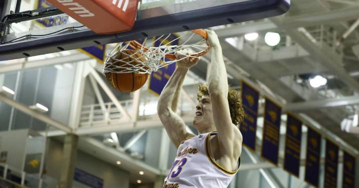 Men's College Basketball: UNI rolls past Cal State Northridge in season opener
