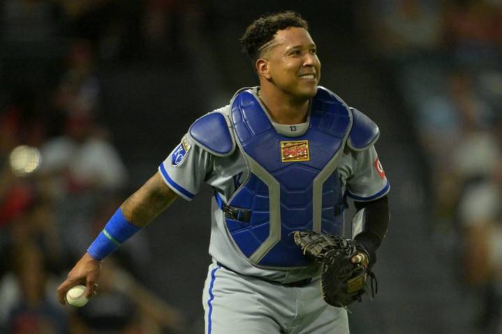 Deadspin | Royals award C Salvador Perez new two-year contract