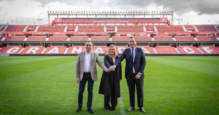 Las obras de cierre de las esquinas del estadio de Los Cármenes se harán con la temporada en juego pero sin fechas