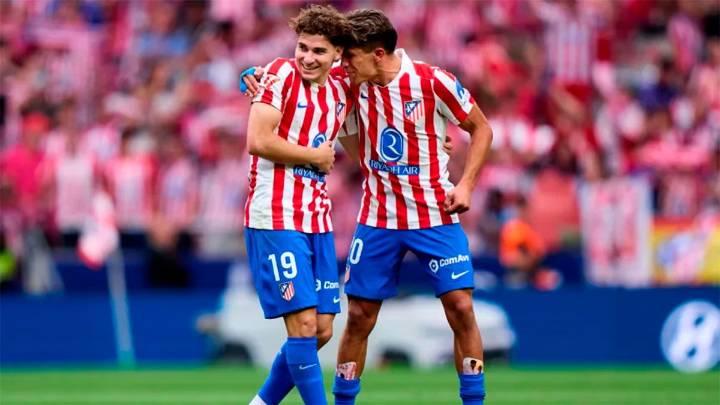 El Atlético de los argentinos enfrenta al Sevilla para acercarse a la cima