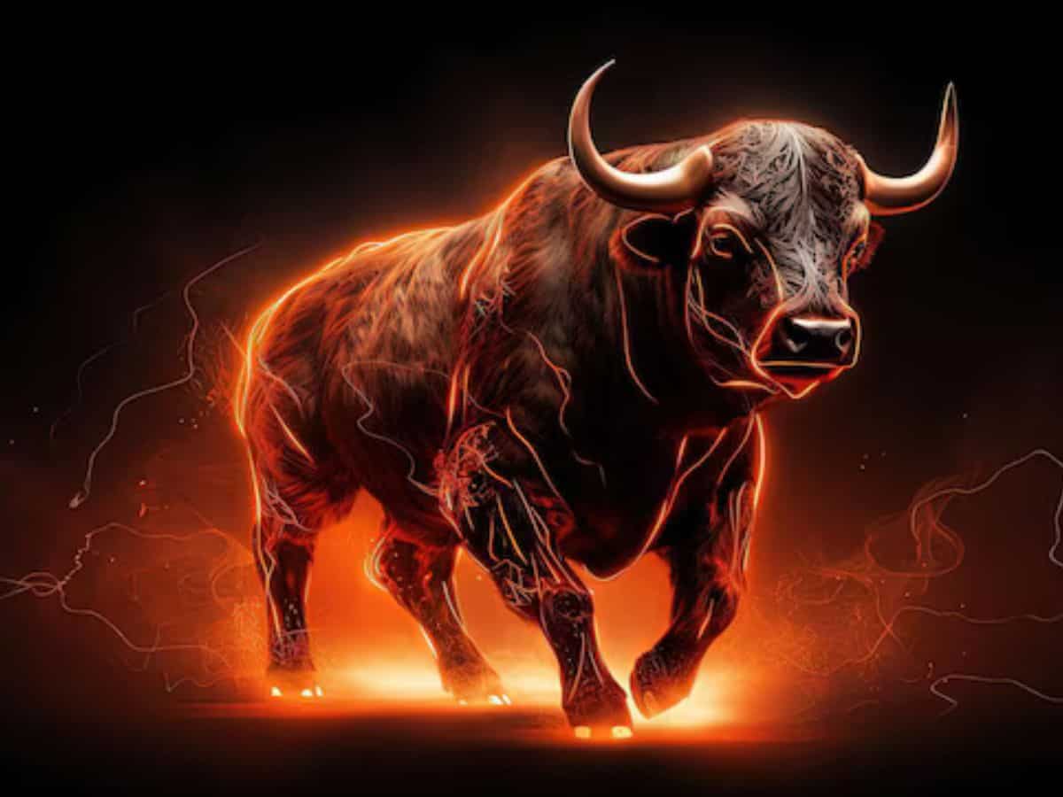 Stock Market Today: Sensex climbs 500 pts, Nifty tests 25,700; bulls regain control after 3 days