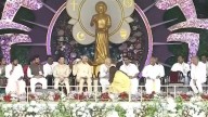 Bollywood Aishwarya Rai Bachchan Touches PM Modi’s Feet at Sri Sathya Sai Baba Birth Centenary Celebration, Praises PM’s Leadership and Service (Watch Video)