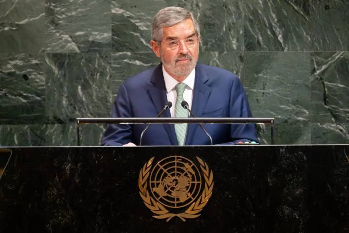 Juan Ramón de la Fuente solicitará licencia a la SRE por motivos de salud