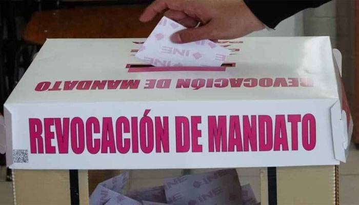 Morena propone reforma para una consulta de revocación de mandato de Sheinbaum en 2027