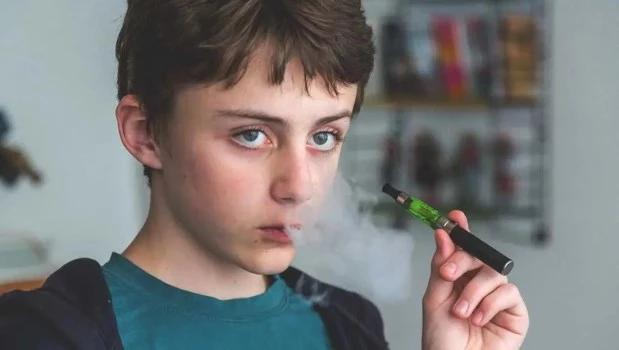 Advierten que legalizar los cigarrillos electrónicos pondría en riesgo la salud de los jóvenes