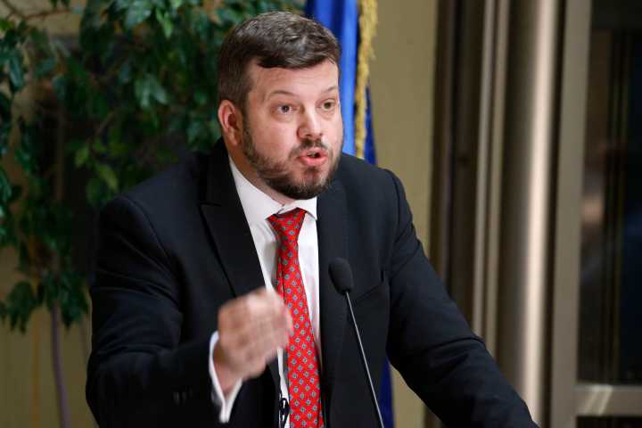 Kaiser propone que si gana las presidenciales convocará a un plebiscito para decidir si mantener o no pago a los exonerados