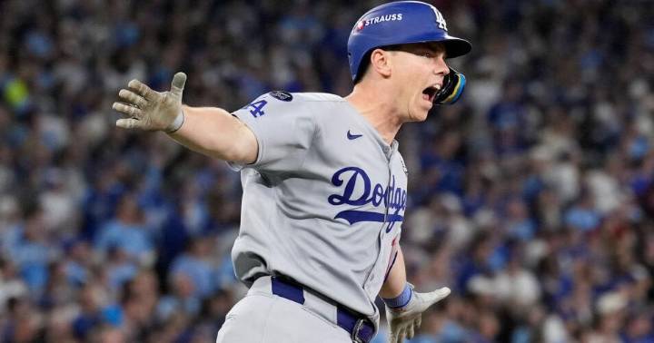 Smith's homer in 11th lifts Dodgers over Blue Jays to become first repeat champion in 25 years