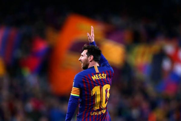 El explosivo momento en que los hinchas de Barcelona pidieron por Messi en el Camp Nou