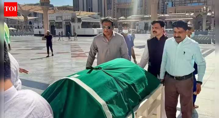 Umrah pilgrims laid to rest in Medina, families to return on November 27