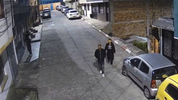 Ladrones prueba llaves en viviendas del Barrio San Francisco de Suba