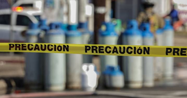 Dos accidentes seguidos de vehículos que transportan gas LP