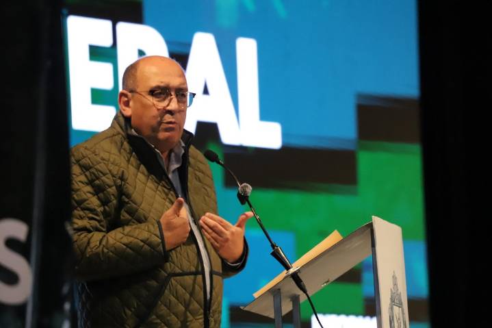 Pide Rubén Moreira no acelerar reforma de aguas