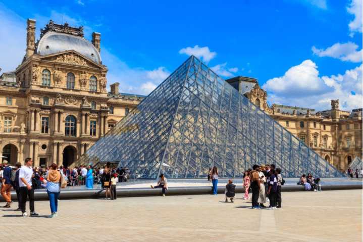 Canadians will have to pay 45% more to visit the Louvre in 2026