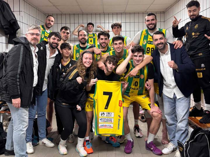 Miki Botas guía otro vendaval de juego amarillo en La Zubia