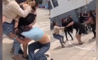 Nuevo caso de violencia en una escuela: alumnas y madres se pelearon en el patio
