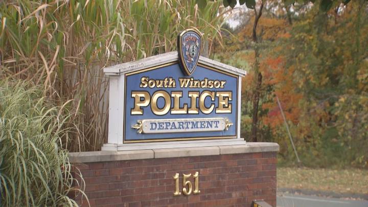 Gas station robbery investigation in South Windsor