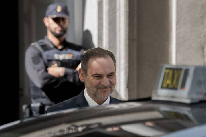 Acusaciones populares piden 30 años de cárcel para Ábalos