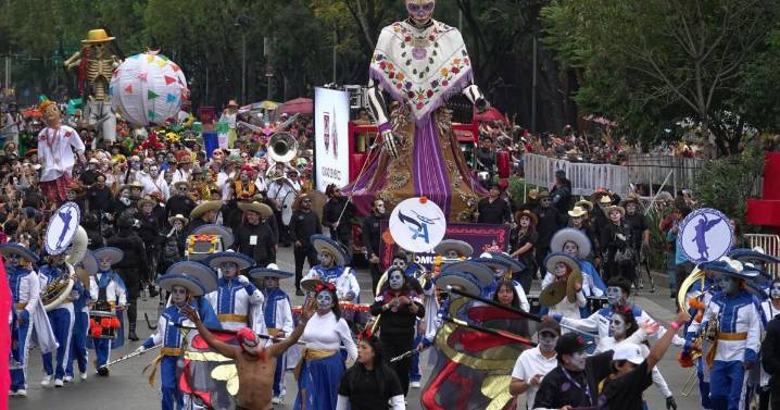 #EnFotos: Así se vivió el Desfile de Día de Muertos en el corazón de la CDMX