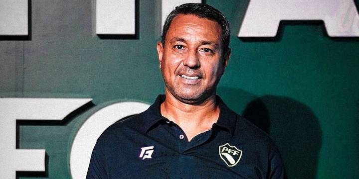 Nolberto Solano percibe con tardanza su salario en Pakistán tras la liberación de subvenciones por parte de la FIFA